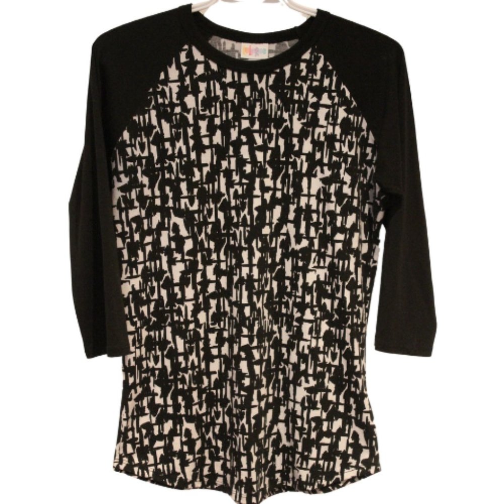 2/$30 🏷 Lularoe Black & White Randy Shirt Size XS